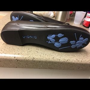 Vionic shoes 8.5